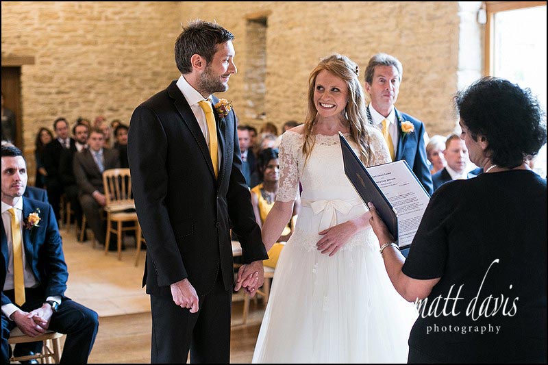 Kingscote_Barn_Wedding_Photography-018